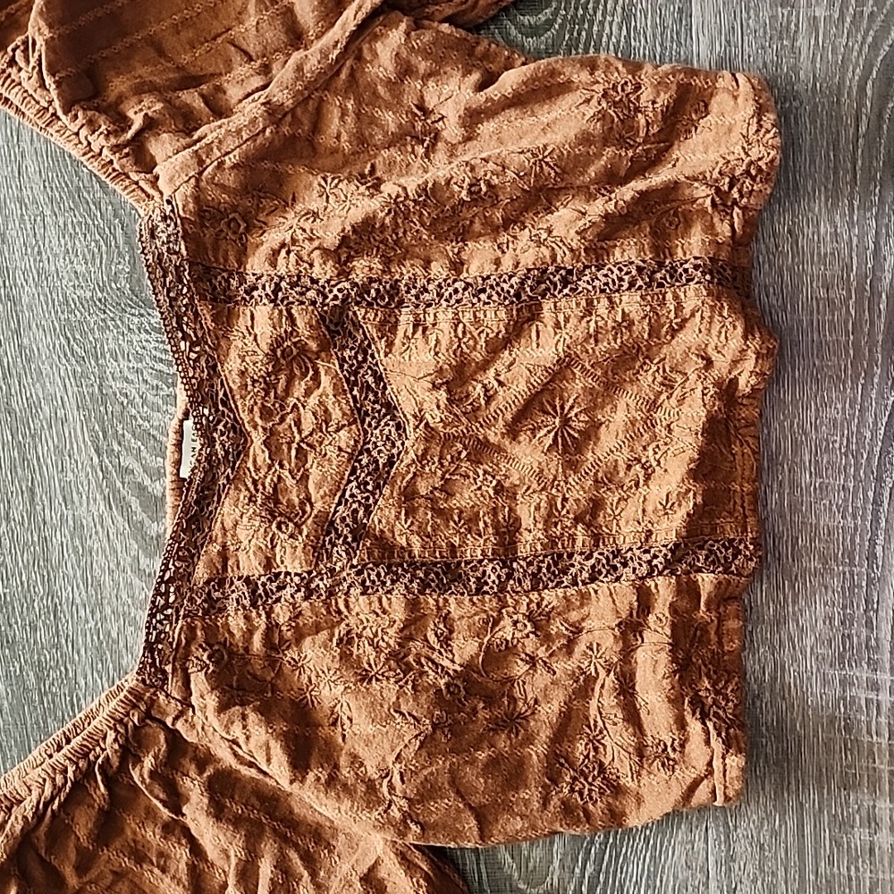 🦜 American Eagle embroidered Boho crop Top 🦜 - Picture 2 of 5